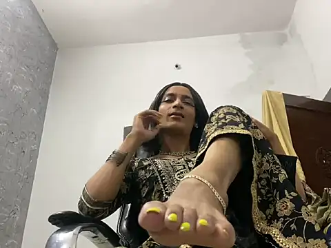 LuvLayla Show in webcam