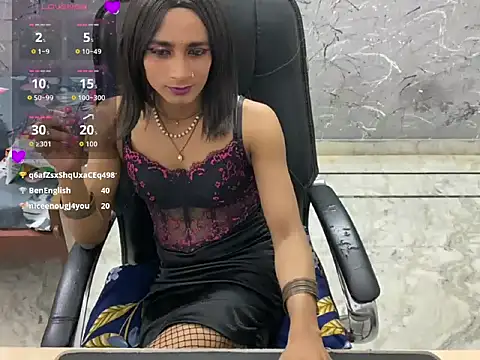 LuvLayla: вебкам-шоу