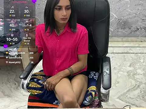 LuvLayla: вебкам-шоу