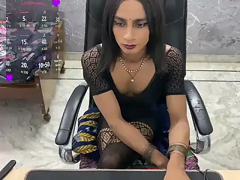 Вебкам-шоу LuvLayla