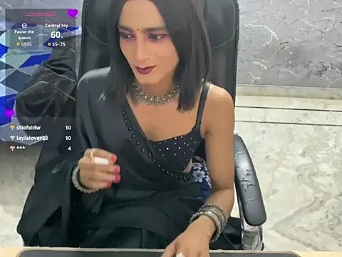LuvLayla webcam show