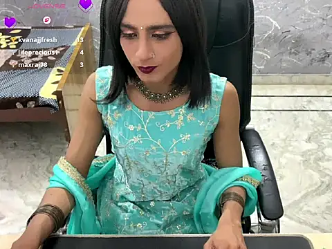 LuvLayla webcam show