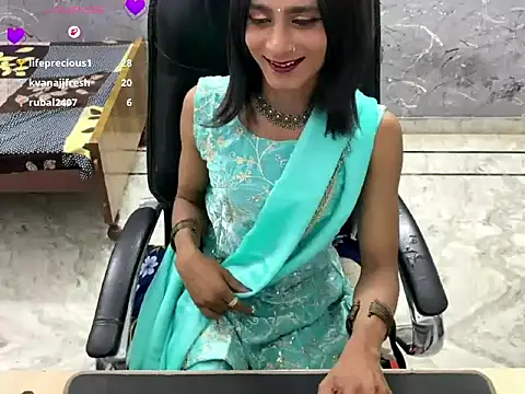 הופעת וובקאם של LuvLayla