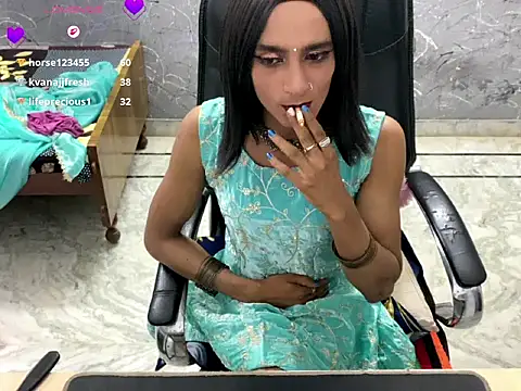 LuvLayla webkamerás műsora