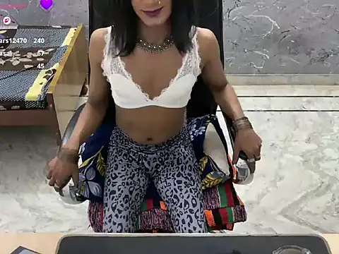 LuvLayla Pertunjukan Webcam