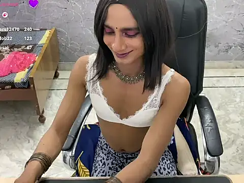 LuvLayla Pertunjukan Webcam