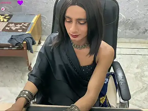 LuvLayla Show Webcam