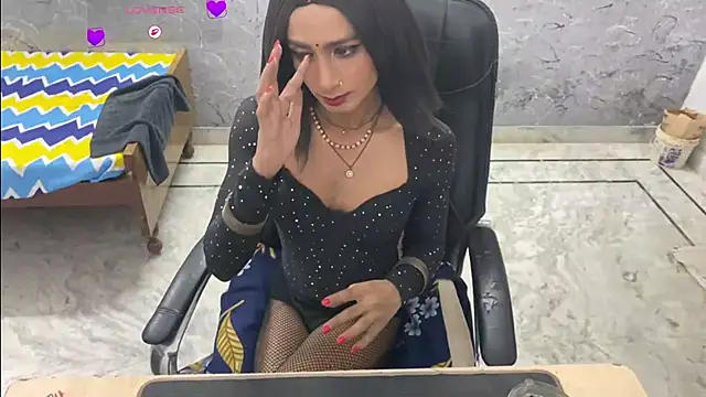 LuvLayla Pertunjukan Webcam