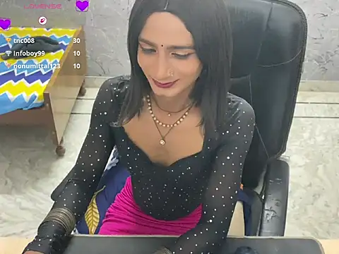 LuvLayla 在線直播表演