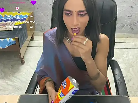 LuvLayla's Webcam Show