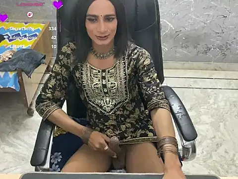 Pokazy przed kamerką – LuvLayla
