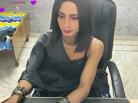 LuvLayla webkamerás műsora