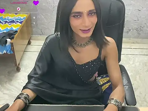 LuvLayla webcam show
