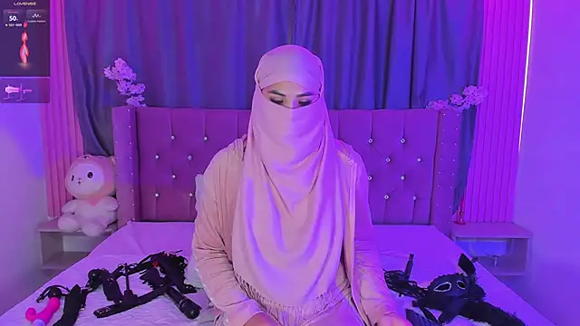 Nayla-Mouna's Webcam Show