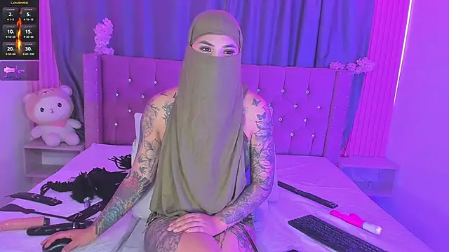 Nayla-Mouna's Webcam Show