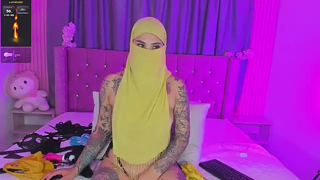 Nayla-Mouna: вебкам-шоу