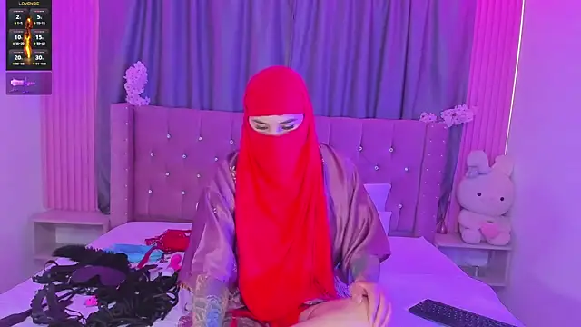 Nayla-Mouna's Webcam Show