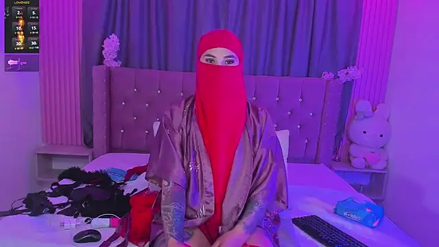 Nayla-Mouna 网络视讯表演