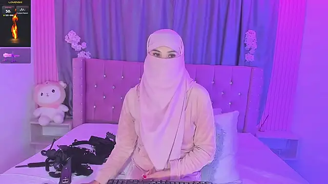 Nayla-Mouna Pertunjukan Webcam