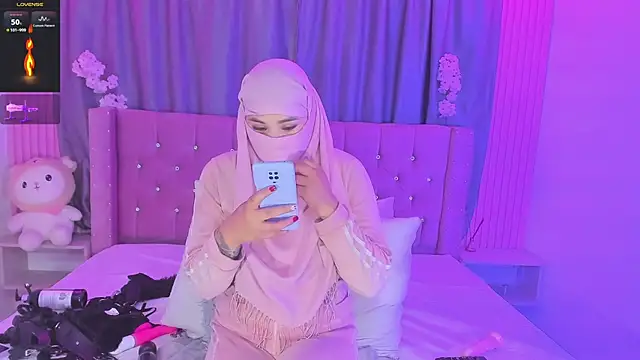 Nayla-Mouna's Webcam Show