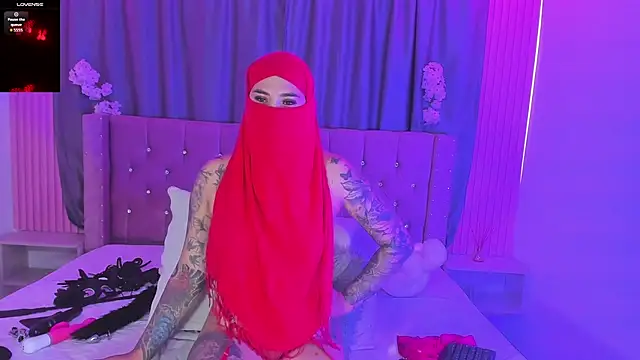 Nayla-Mouna's Webcam Show