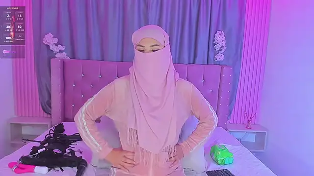 Nayla-Mouna's Webcam Show