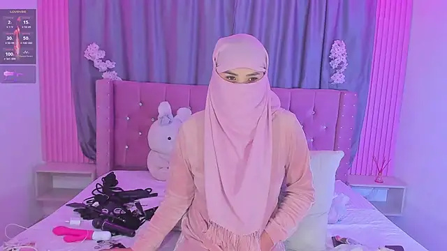 Nayla-Mouna's Webcam Show