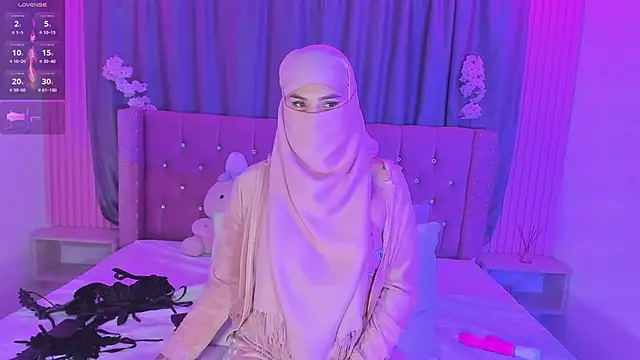 Nayla-Mouna's Webcam Show