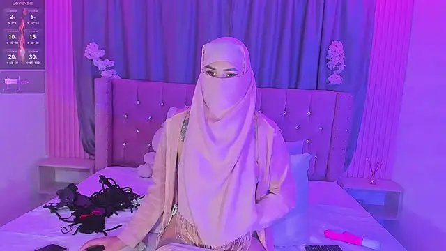 Nayla-Mouna's Webcam Show