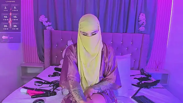 عرض كام Nayla-Mouna
