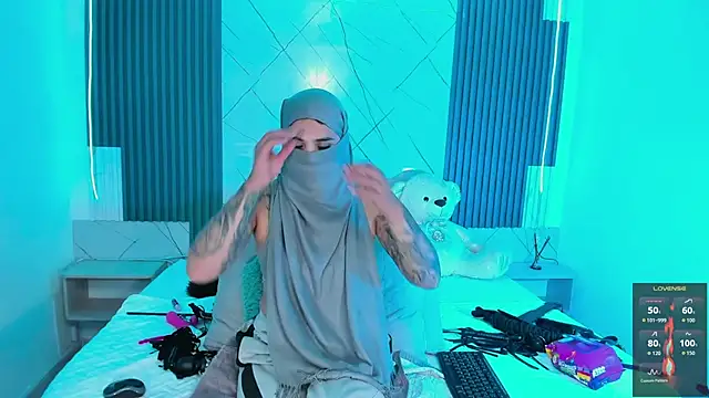 Nayla-Mouna Show Webcam
