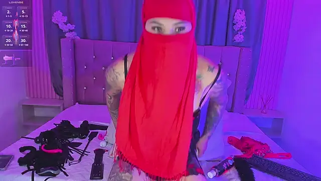 Nayla-Mouna's Webcam Show