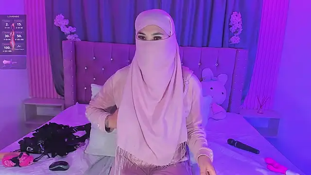 Nayla-Mouna 网络视讯表演