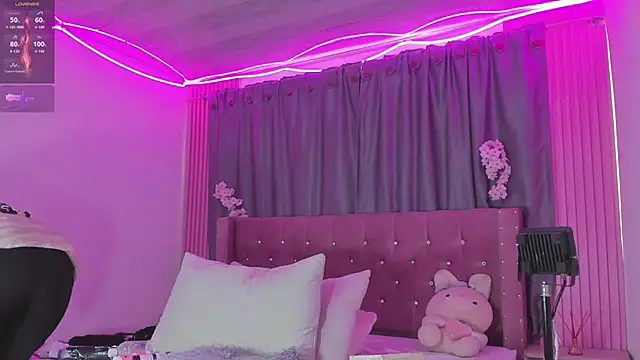 Nayla-Mouna's Webcam Show