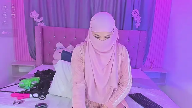Show modela Nayla-Mouna na web-kameri