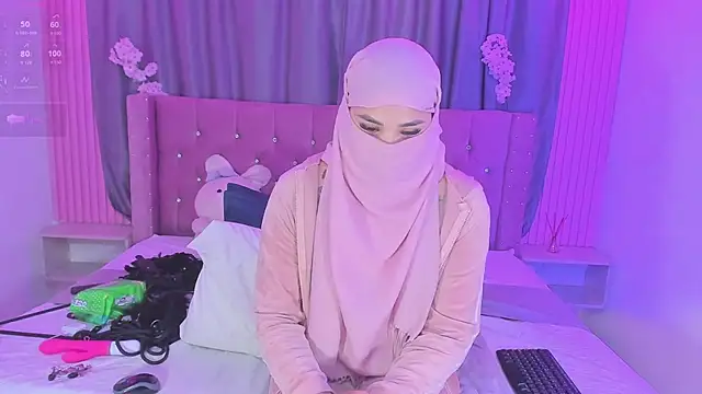 Nayla-Mouna's Webcam Show