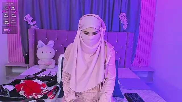 Nayla-Mouna's Webcam Show