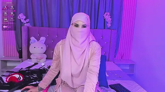 Nayla-Mouna's Webcam Show