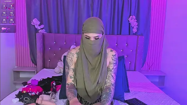 Nayla-Mouna's Webcam Show
