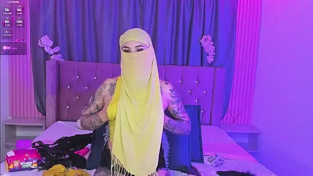 Nayla-Mouna's Webcam Show