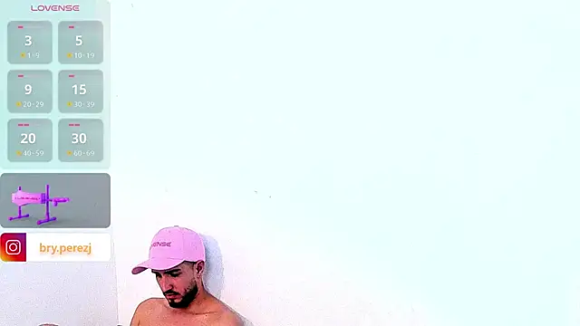 bryXonStorm Show in webcam