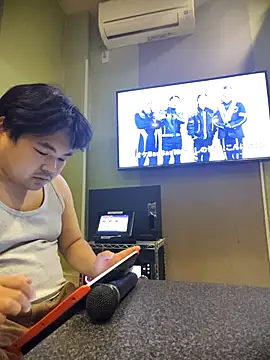 sho1101music: διαδικτυακό σόου στην κάμερα