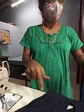 Show de umashreetamil na webcam