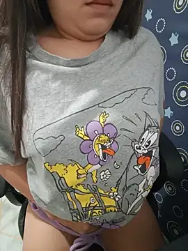 pretty_yesha élő XXX-chatje