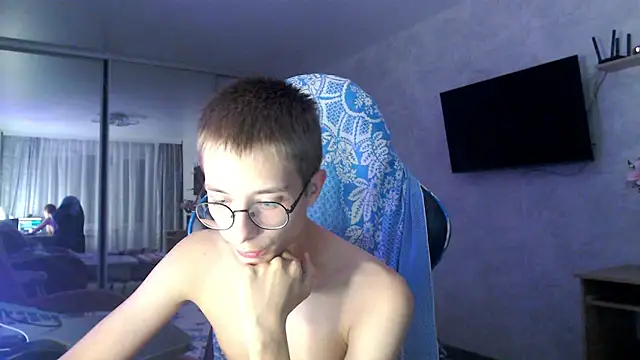 Вебкам-шоу glasses_cat