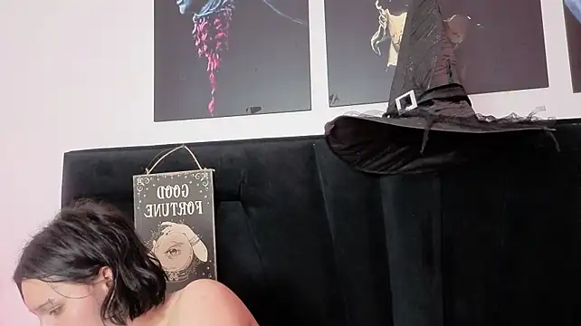 AngelFlexxx: διαδικτυακό σόου στην κάμερα