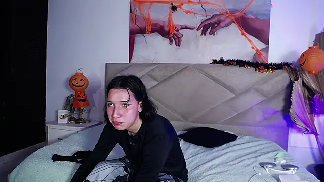 Pokazy przed kamerką – AngelFlexxx