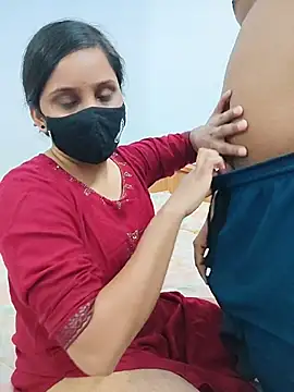 Pertunjukan Kamera Web Your___Riya