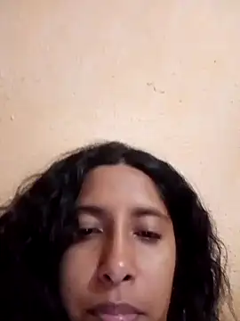 Sala de chat en directo de hotaniani