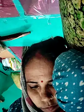 Pooja750 webkamerás műsora